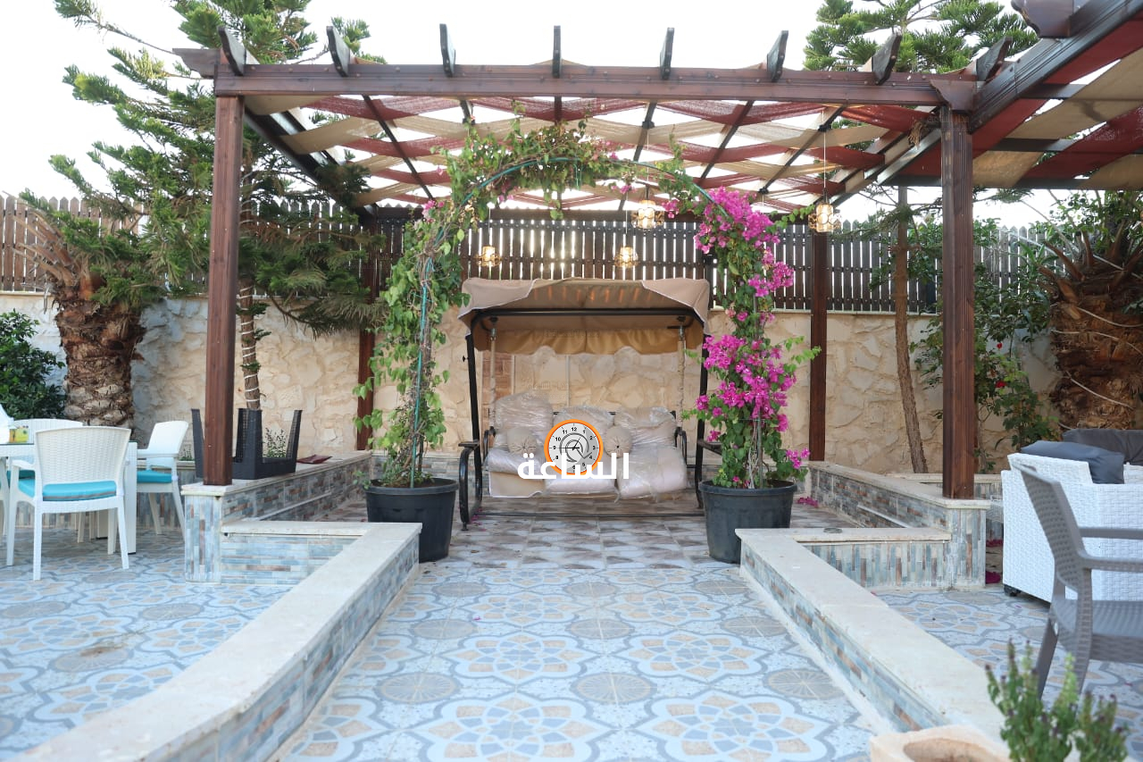 Madar Al-Saa Images 0.5416761239887469