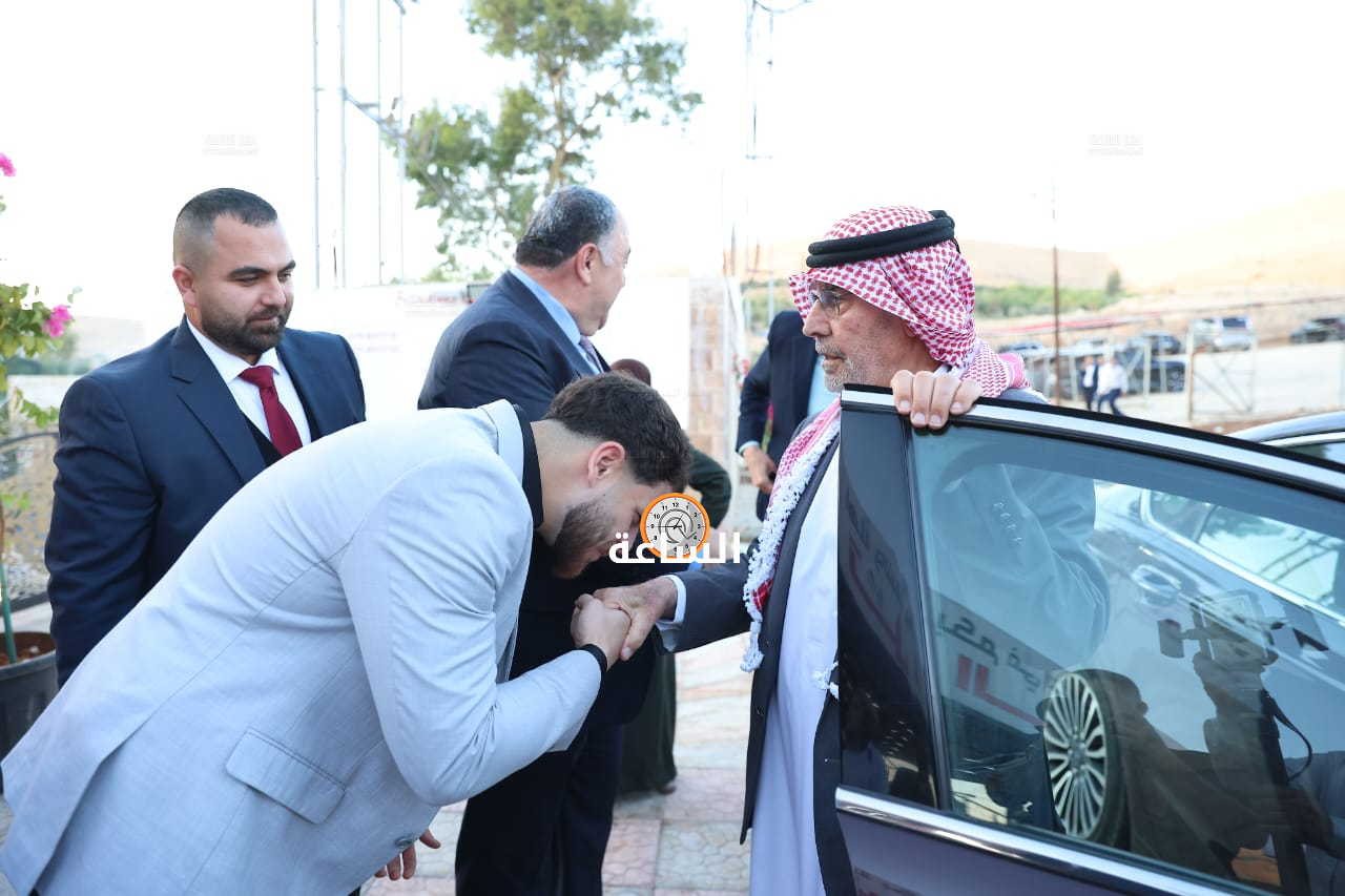 Madar Al-Saa Images 0.7948910836434326