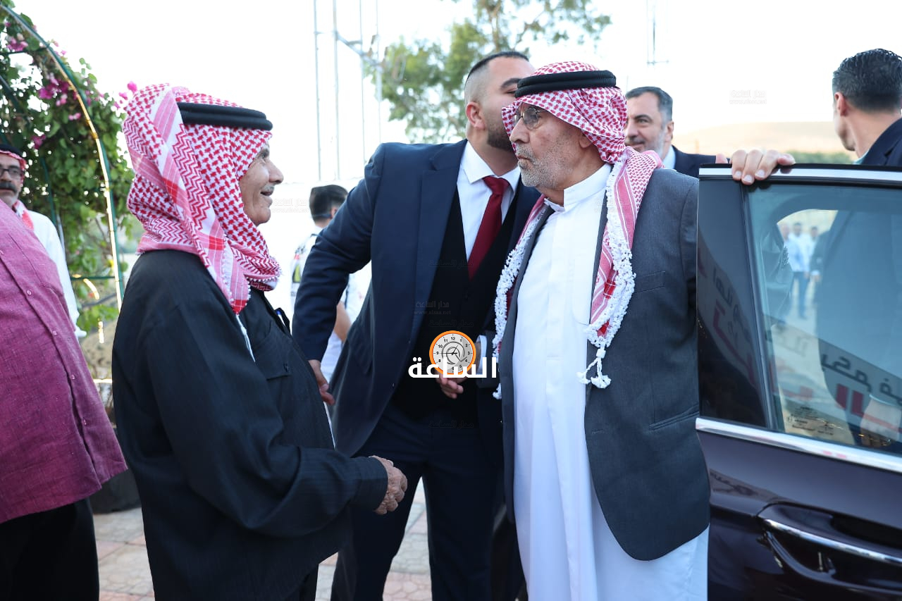 Madar Al-Saa Images 0.8124199810493213