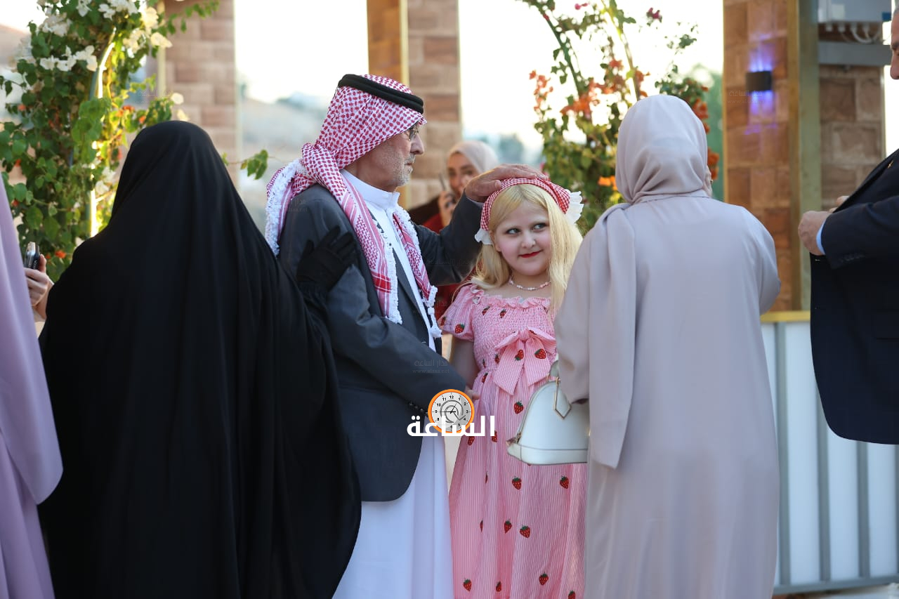 Madar Al-Saa Images 0.4335525444746876