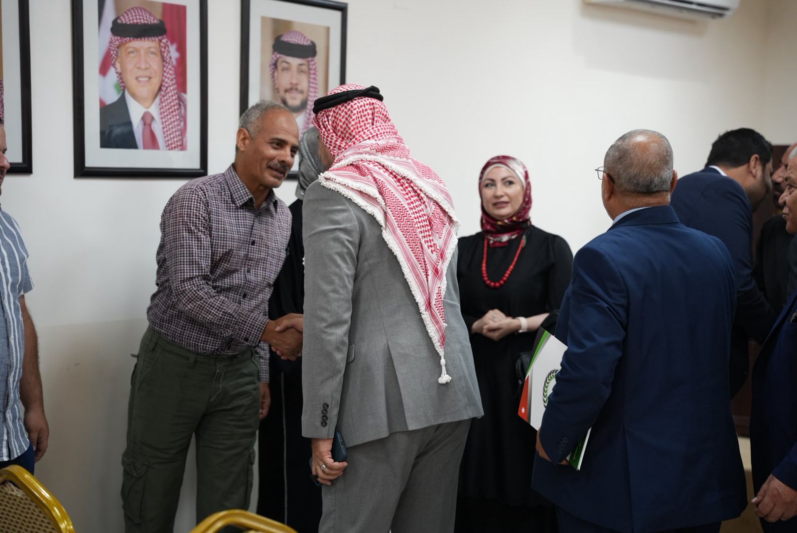 Madar Al-Saa Images 0.648021686033092
