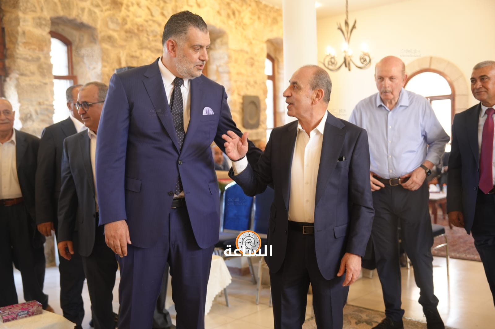 Madar Al-Saa Images 0.39341234309118156
