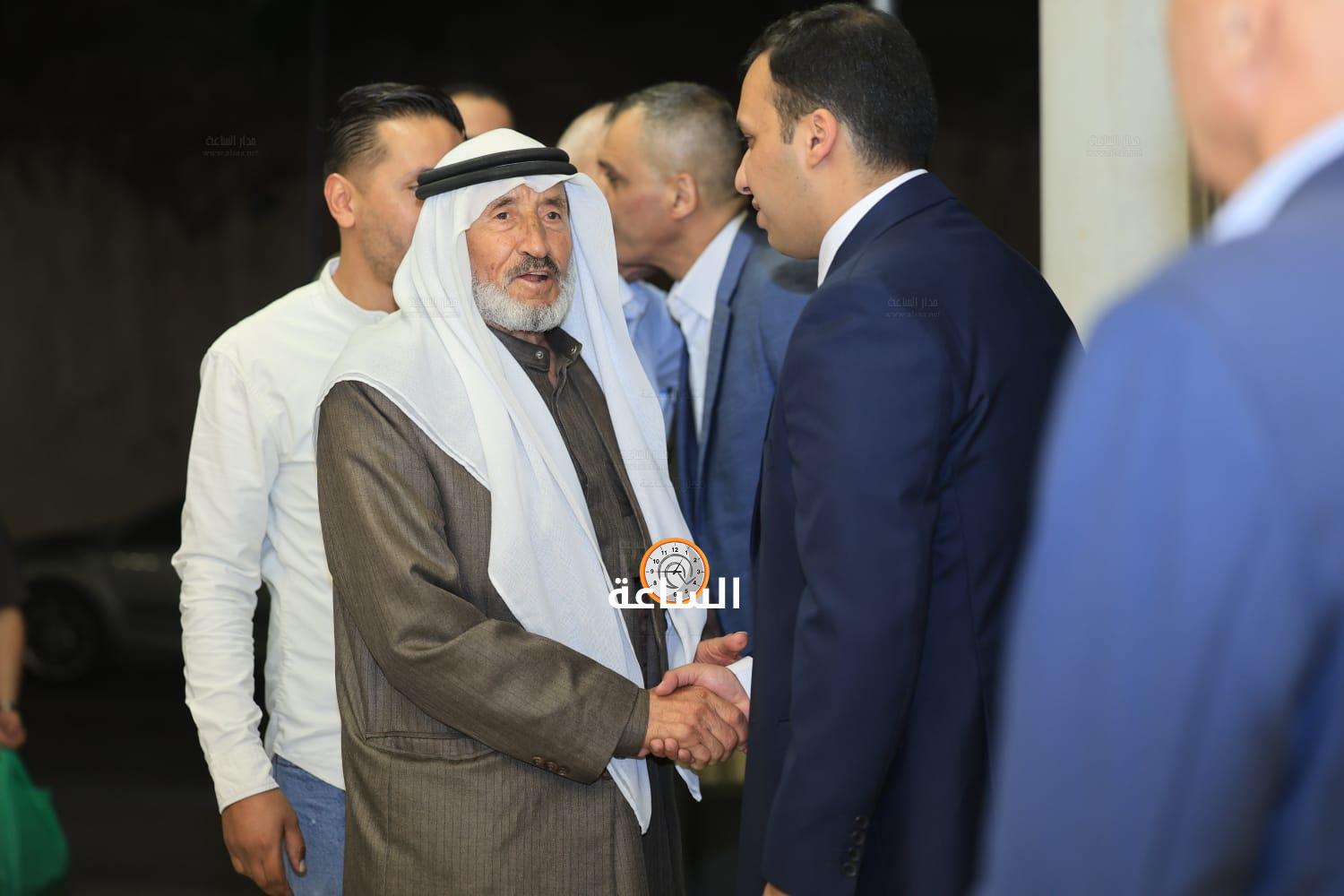 Madar Al-Saa Images 0.6238912380873501