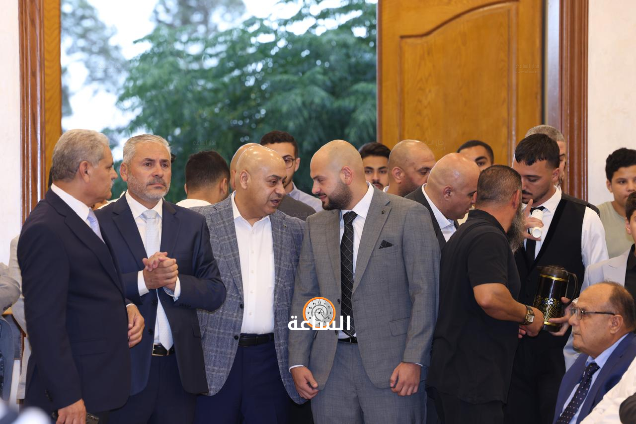 Madar Al-Saa Images 0.9232685608843135