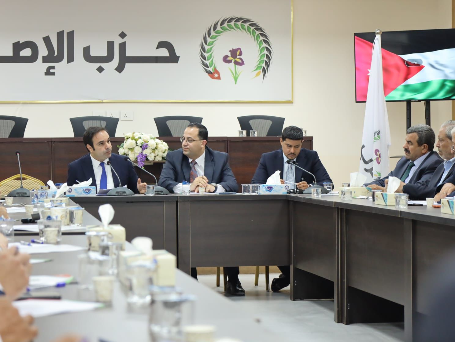 Madar Al-Saa Images 0.15859888173332404