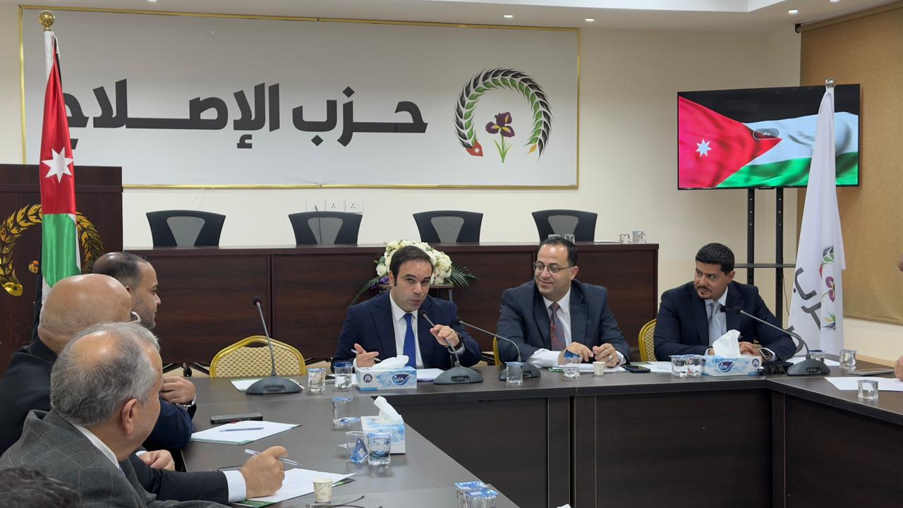 Madar Al-Saa Images 0.4468400440307818
