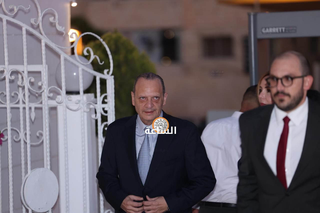Madar Al-Saa Images 0.6358040737772005