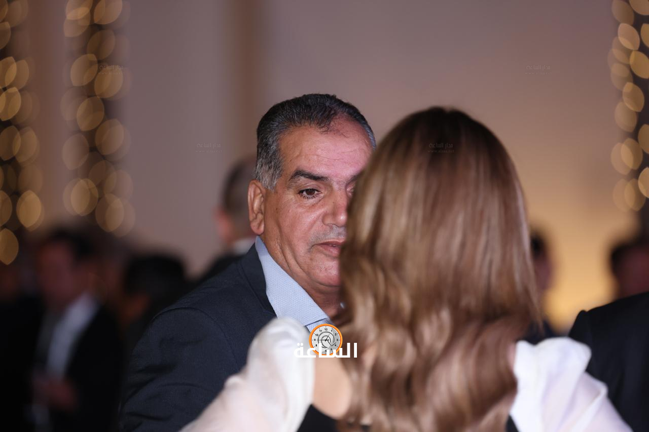 Madar Al-Saa Images 0.8758464419065781