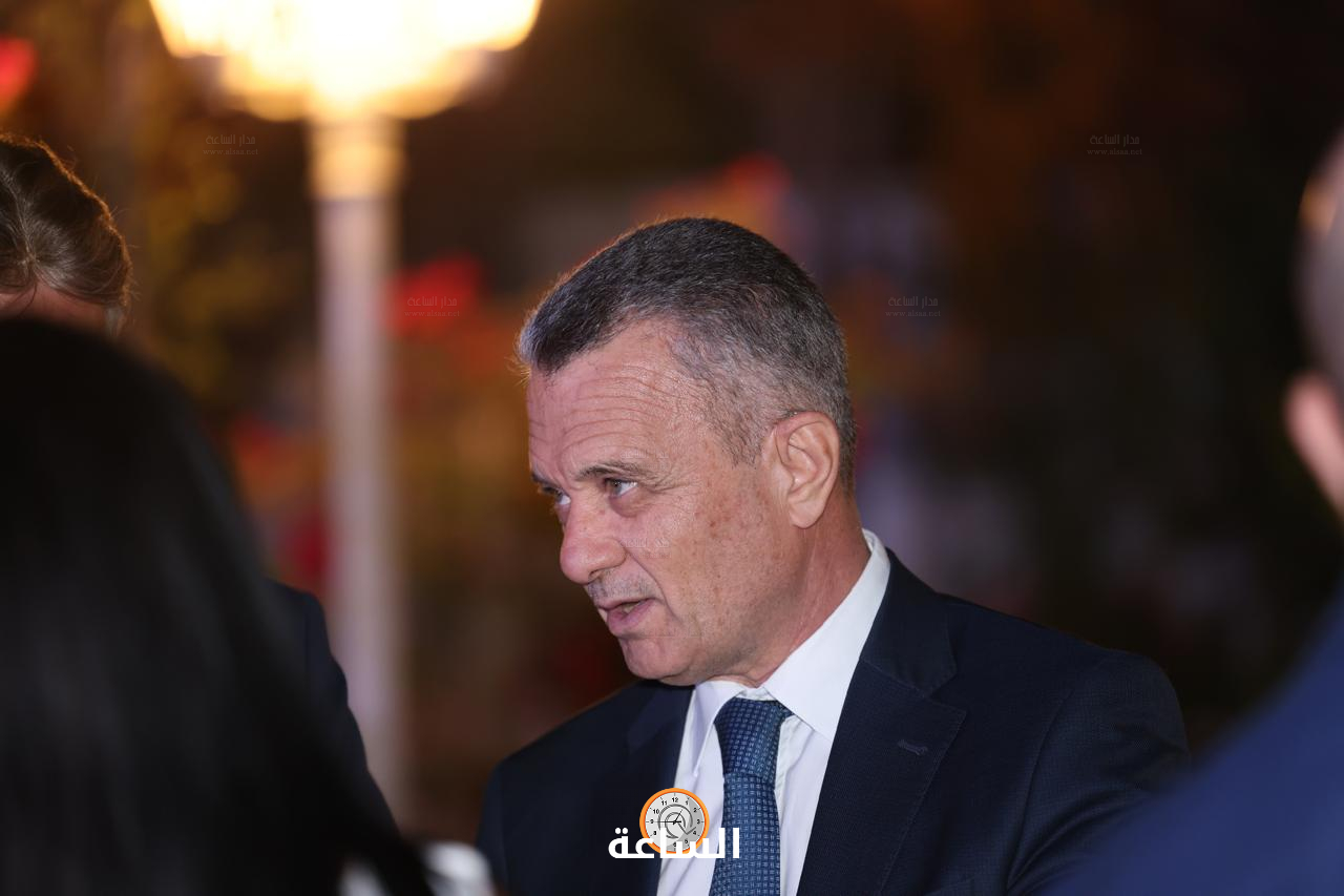 Madar Al-Saa Images 0.3250716363164674