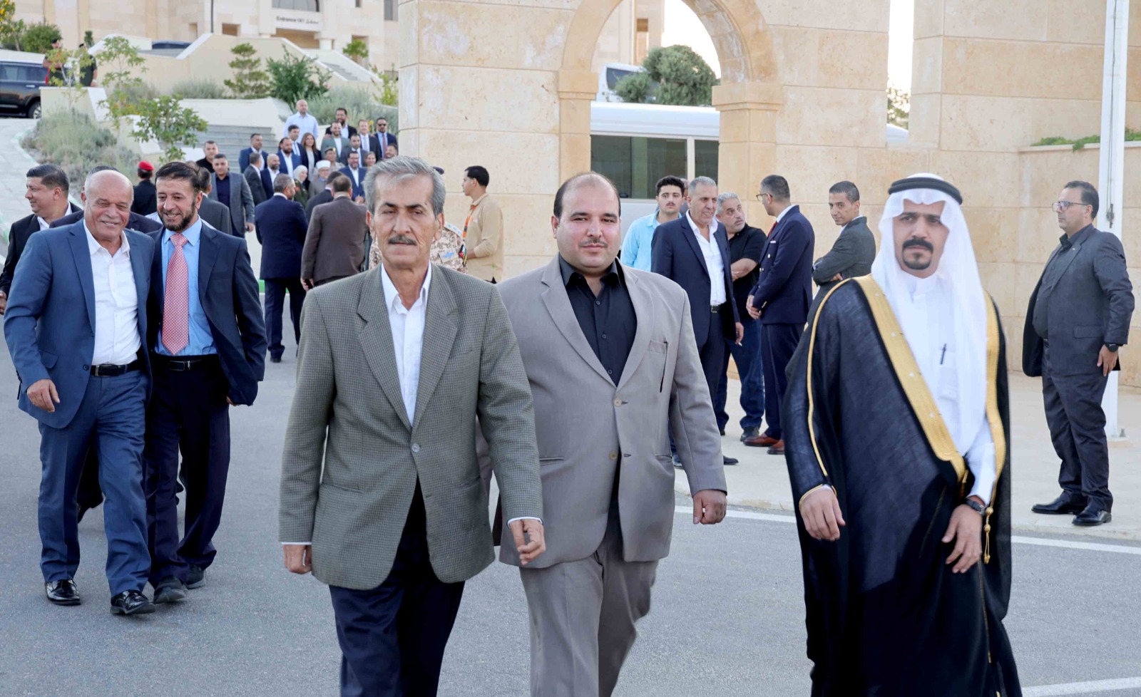 Madar Al-Saa Images 0.1881655391281053