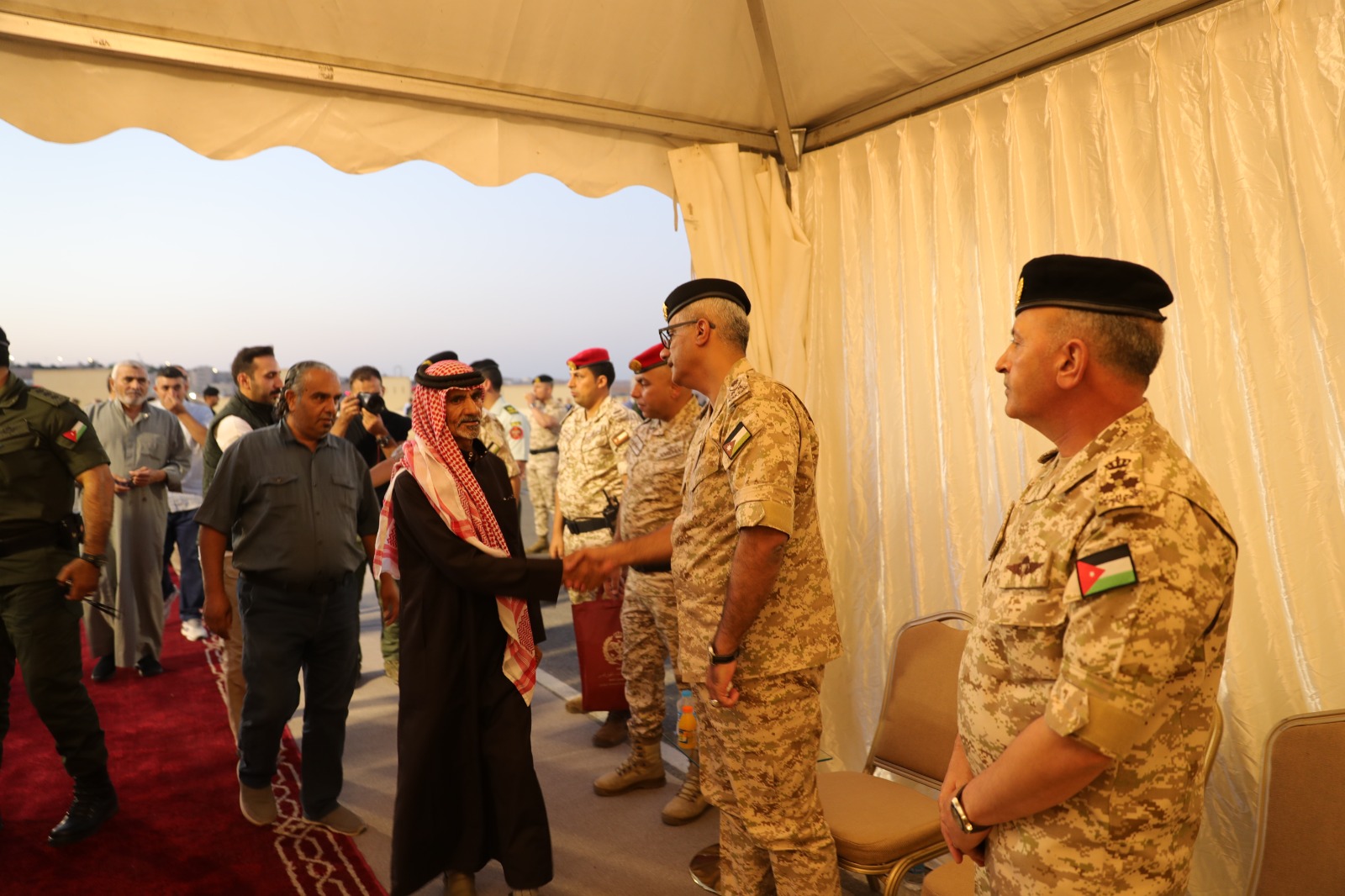 Madar Al-Saa Images 0.1286160243888952