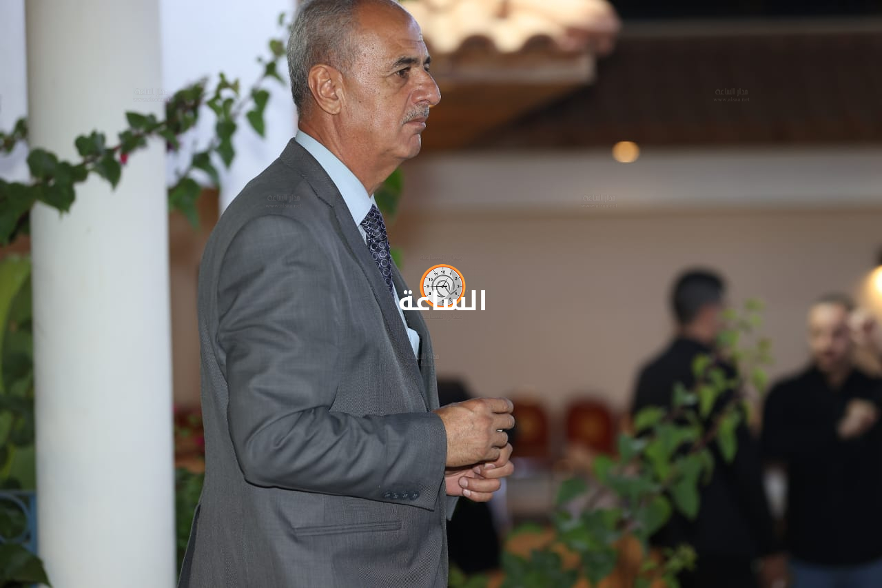 Madar Al-Saa Images 0.43945421617939195