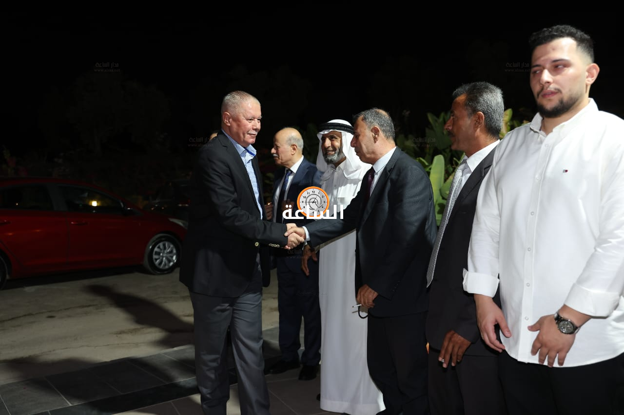Madar Al-Saa Images 0.9056082878432499