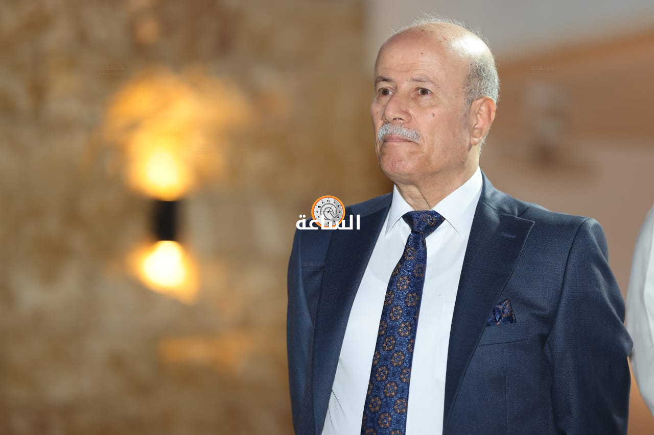 Madar Al-Saa Images 0.7446017176632898