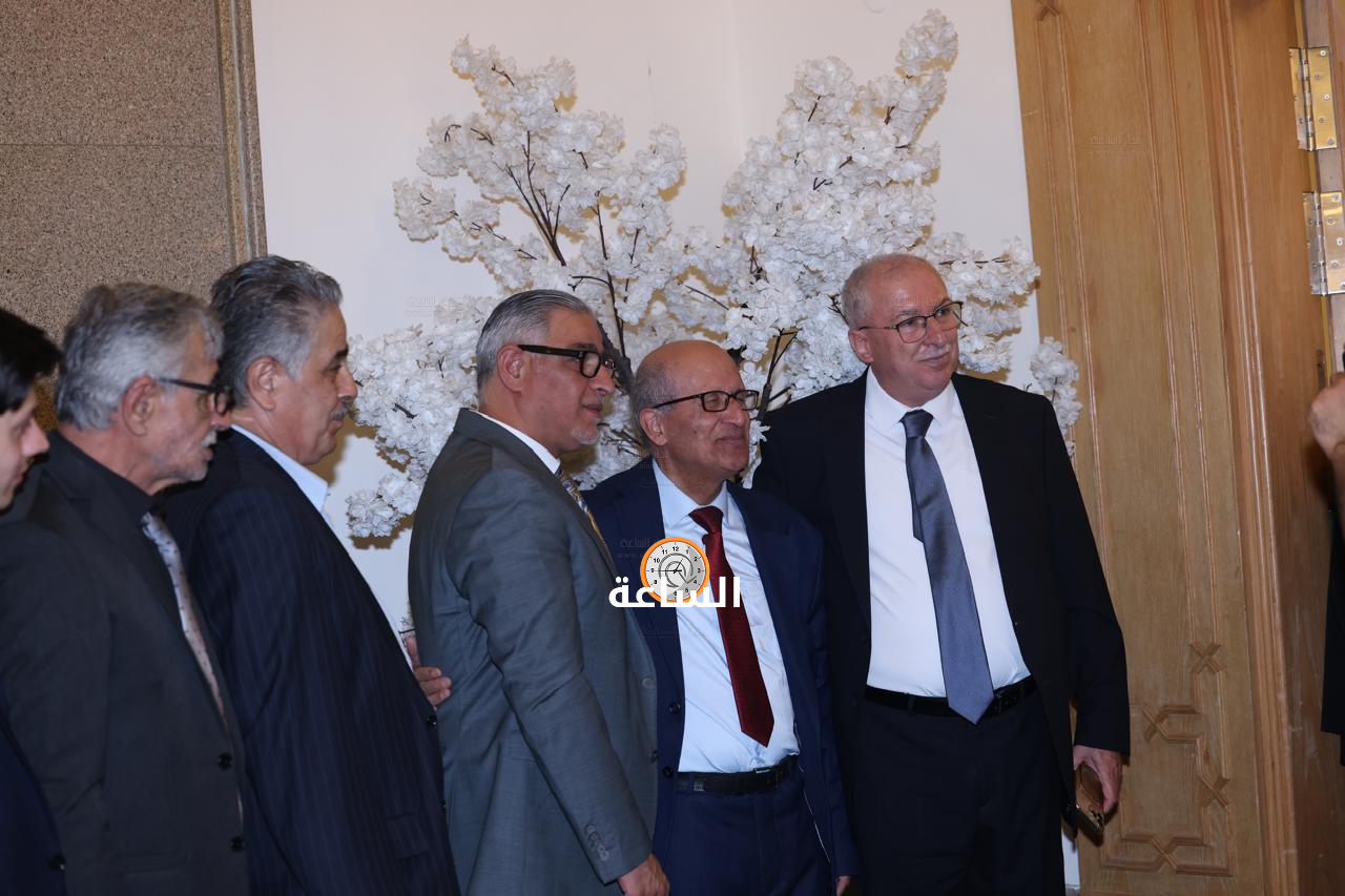 Madar Al-Saa Images 0.732704025442788