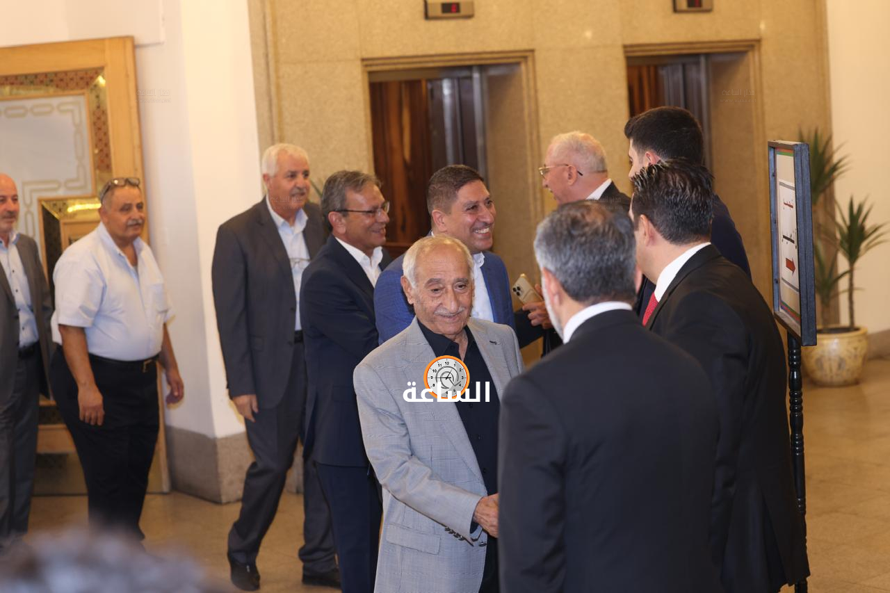 Madar Al-Saa Images 0.08557487831793675