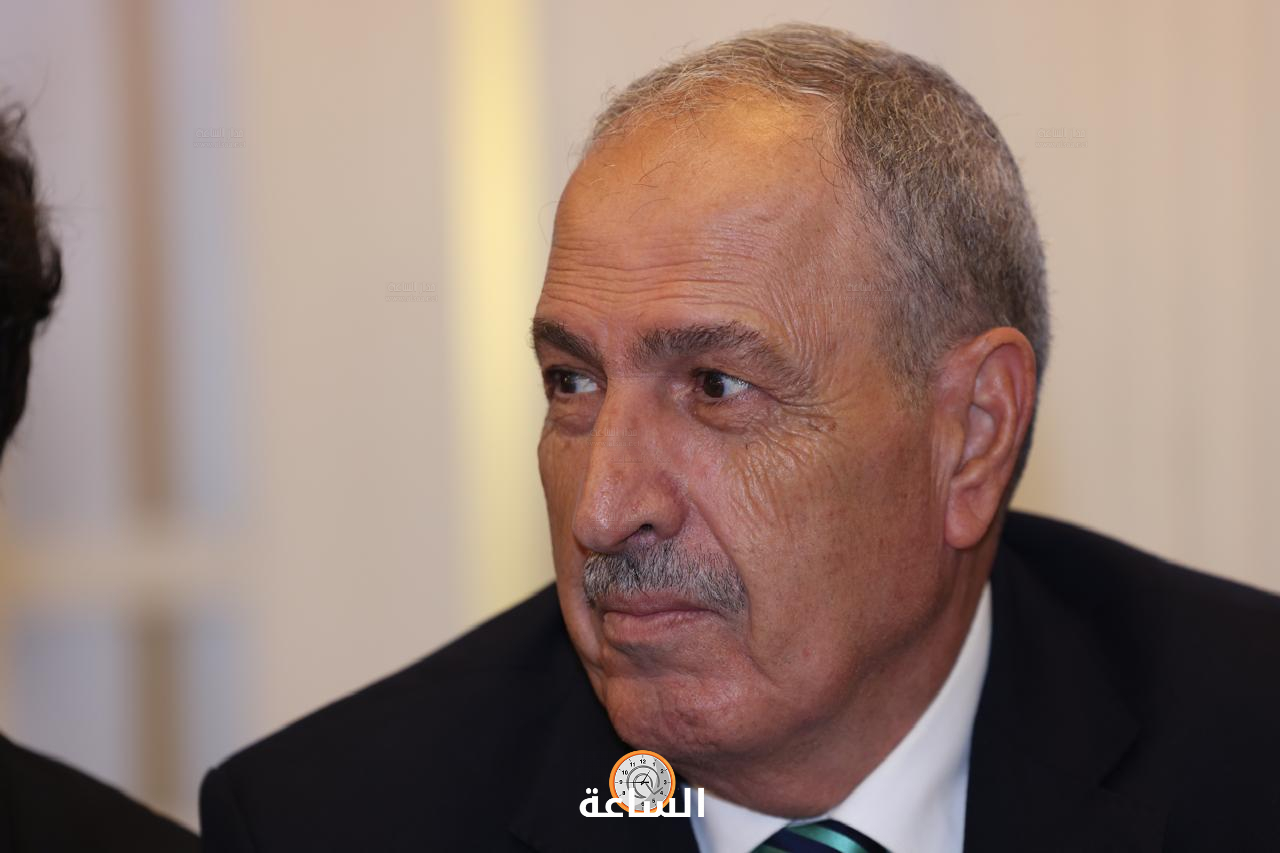 Madar Al-Saa Images 0.9358459625624213