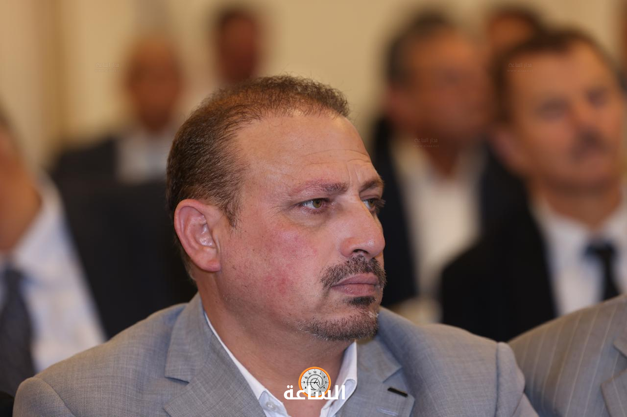Madar Al-Saa Images 0.9818437409355312
