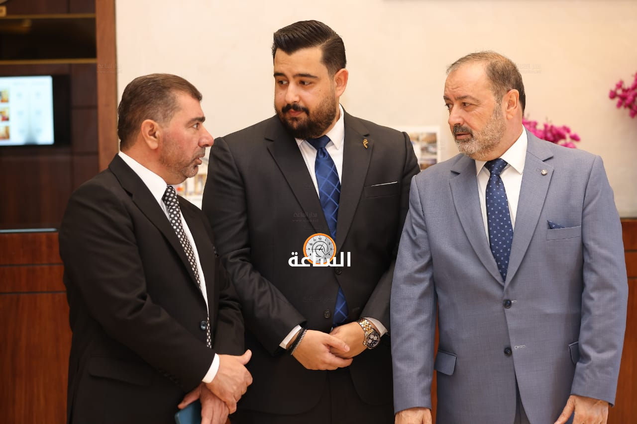 Madar Al-Saa Images 0.38269826668354645