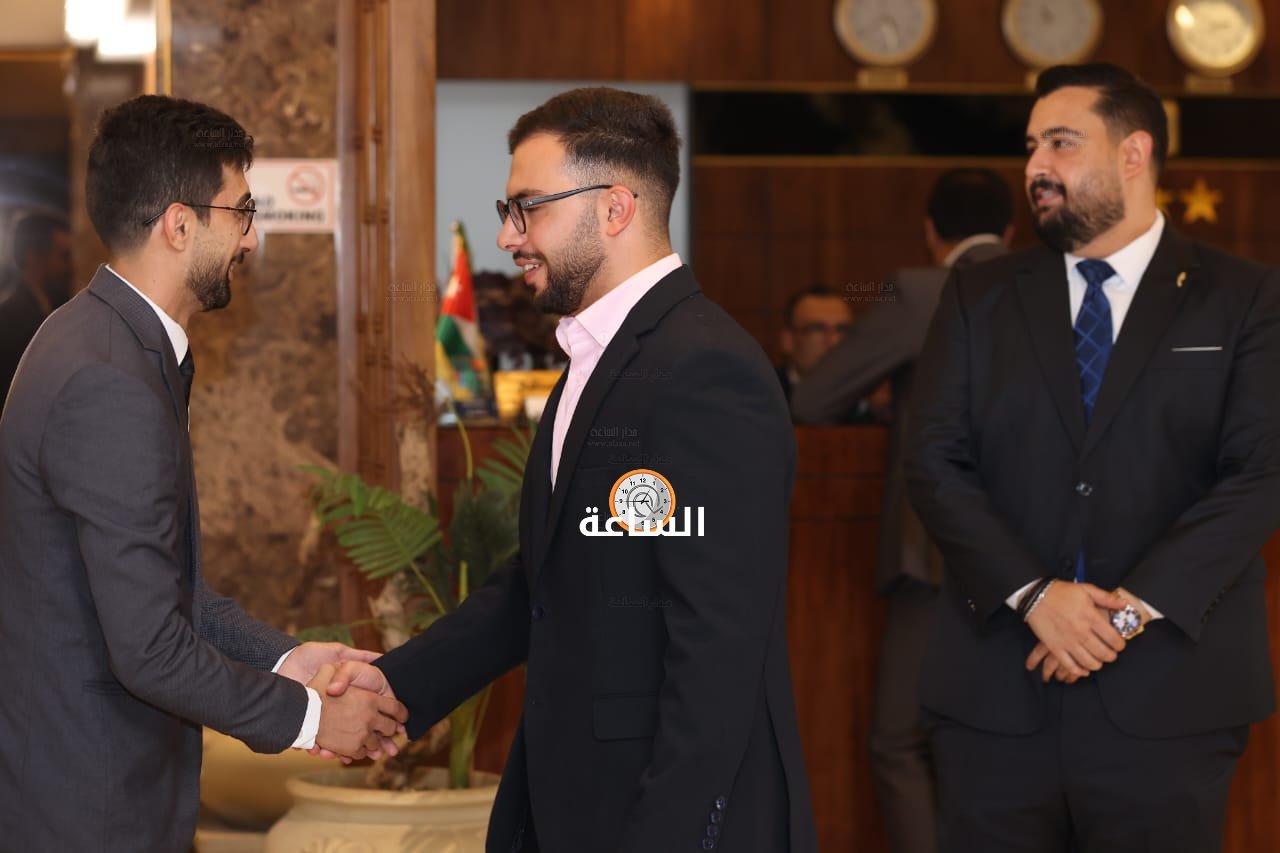 Madar Al-Saa Images 0.01635828688725094