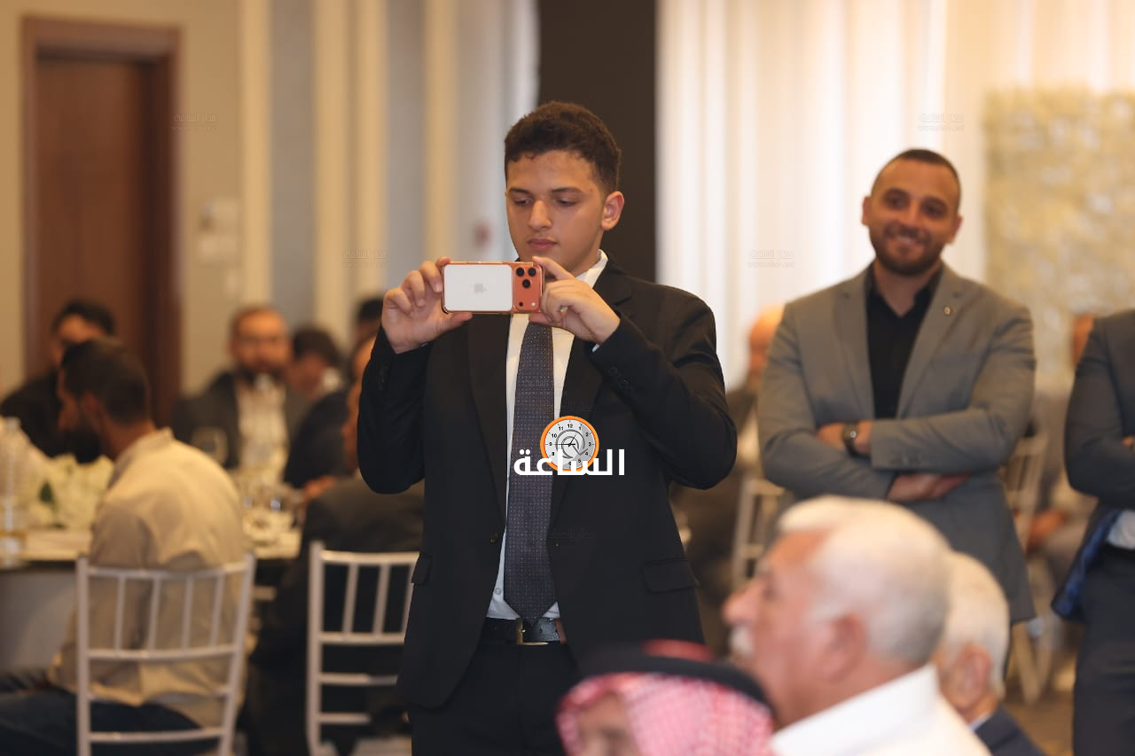 Madar Al-Saa Images 0.7769420678383567