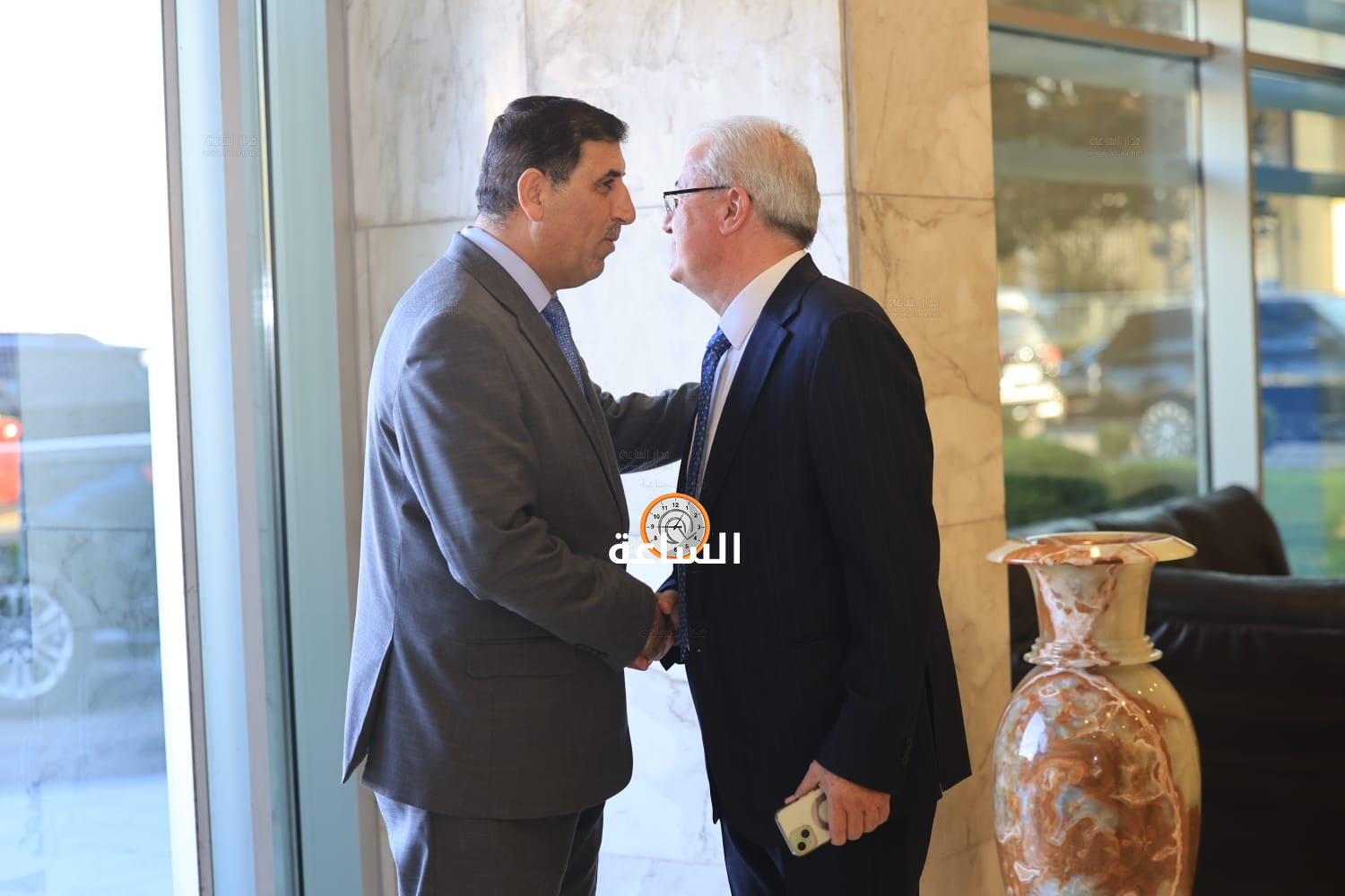 Madar Al-Saa Images 0.4159542478238696