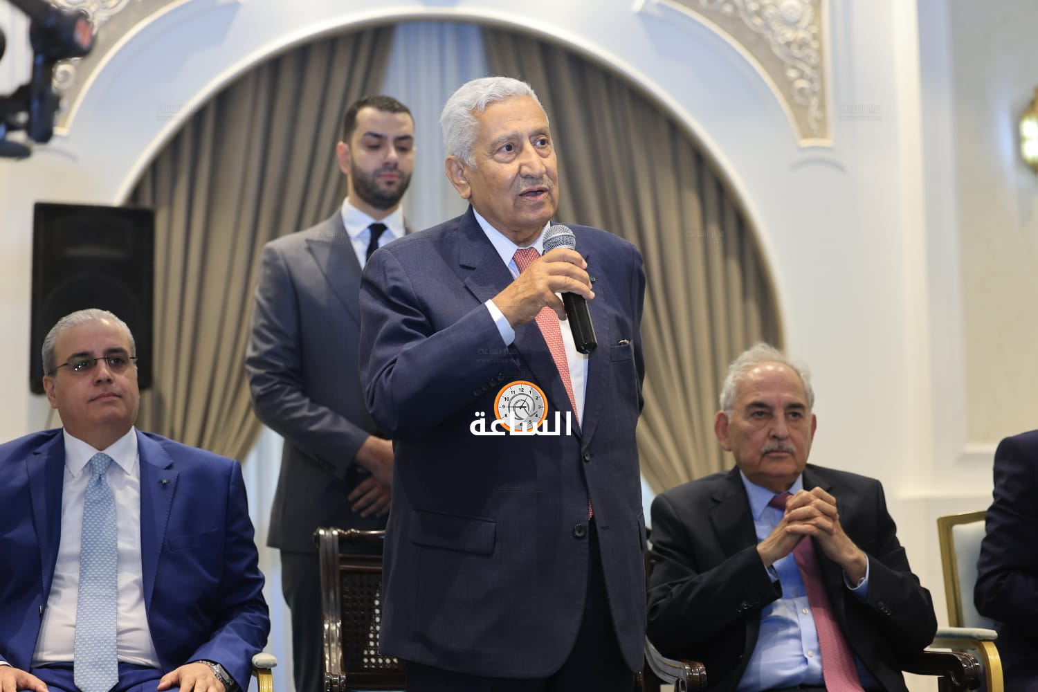 Madar Al-Saa Images 0.5463560828319893