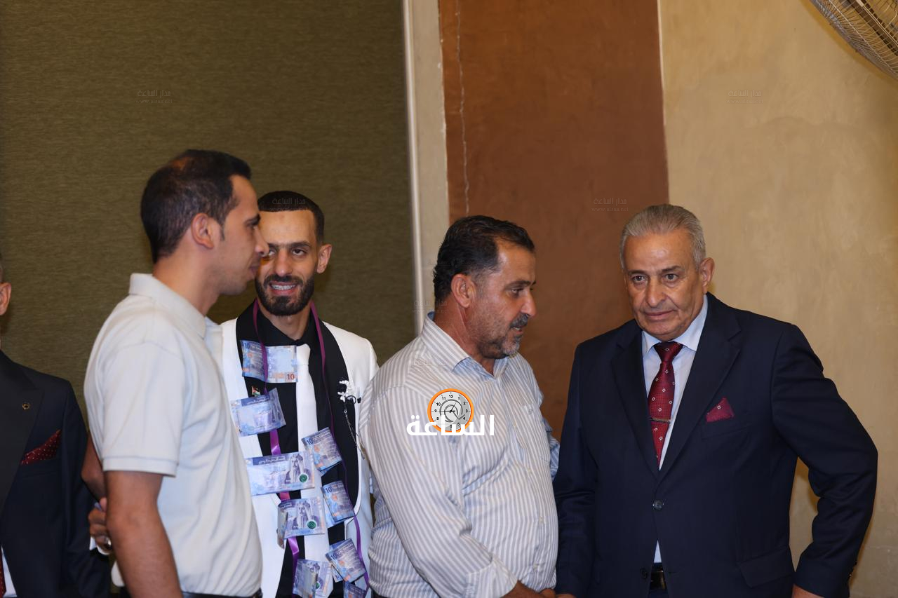 Madar Al-Saa Images 0.8682206855808704