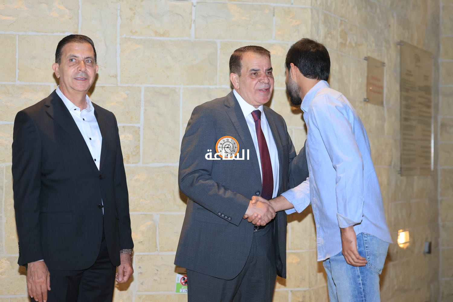 Madar Al-Saa Images 0.4197444822313432