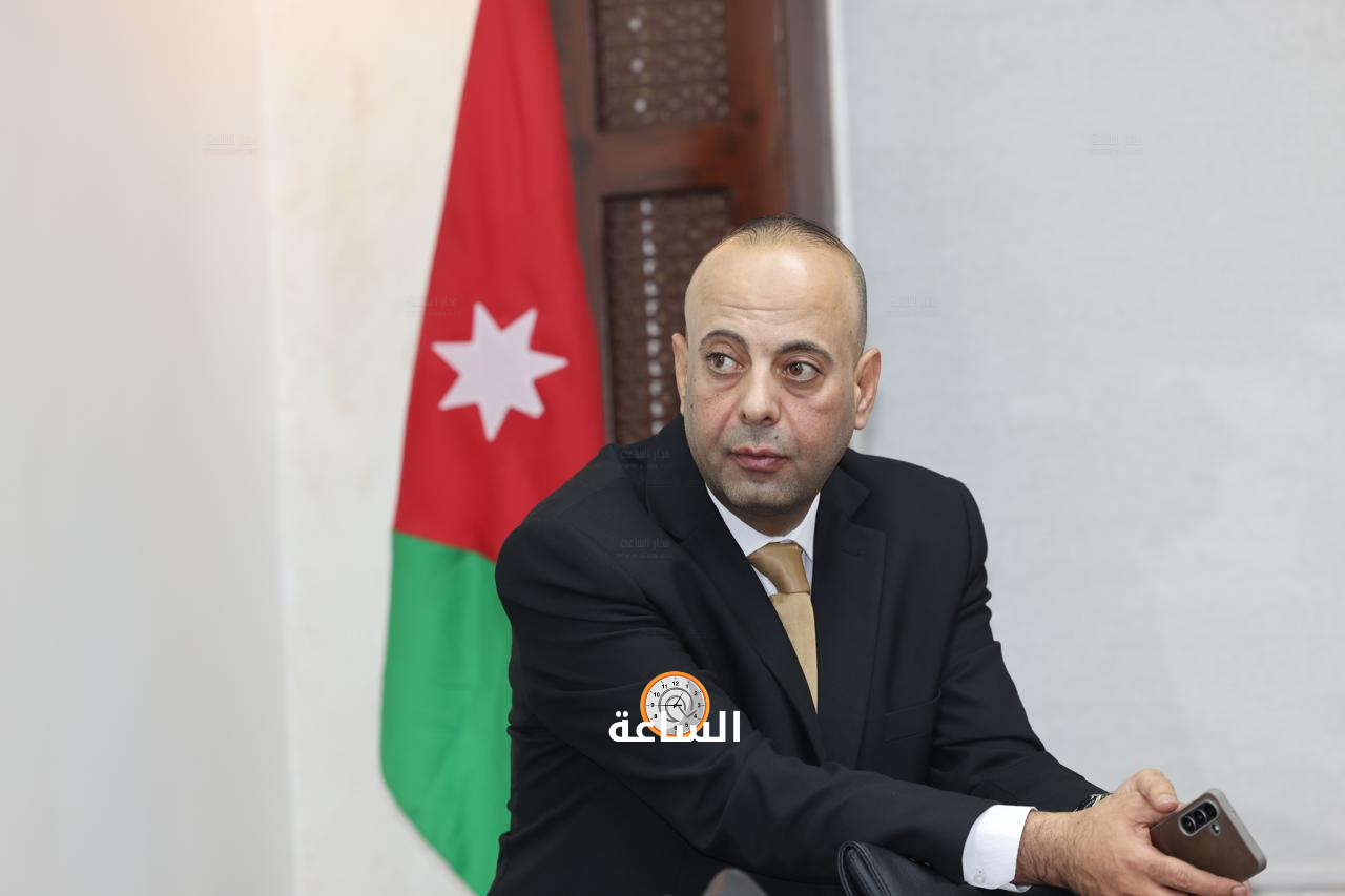 Madar Al-Saa Images 0.16828403937000758