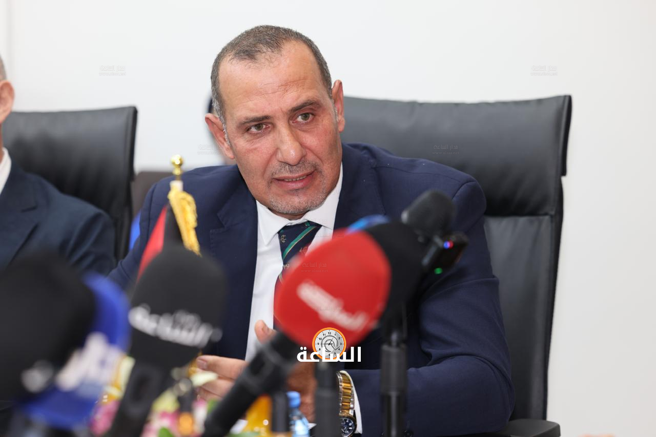 Madar Al-Saa Images 0.6932149617476837