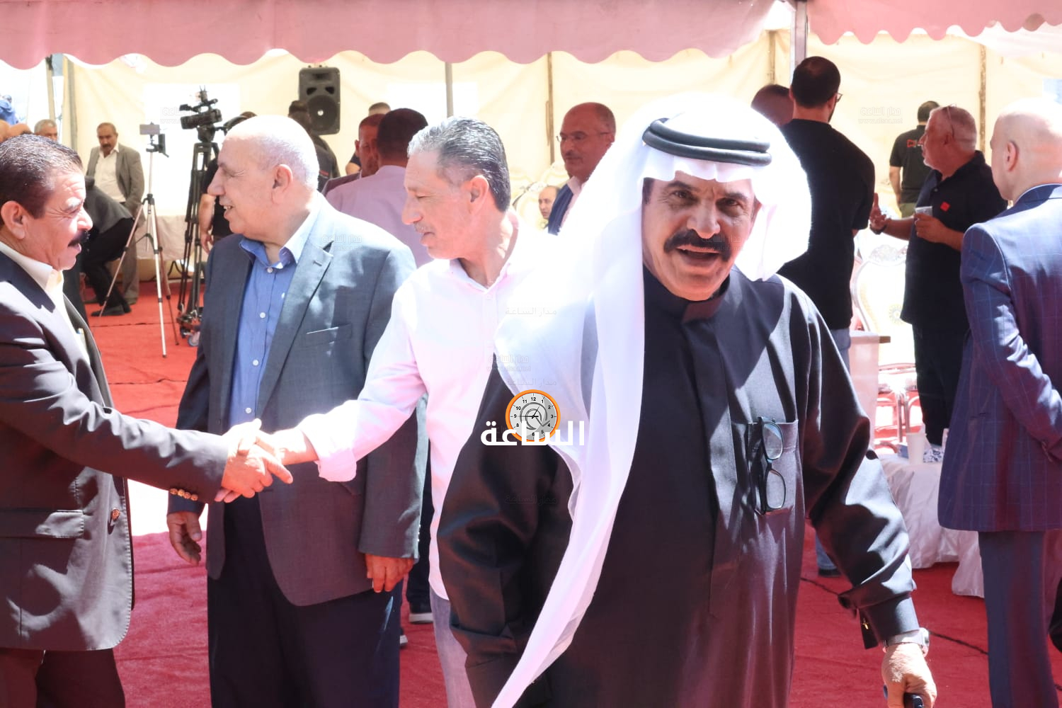 Madar Al-Saa Images 0.3572537347304805