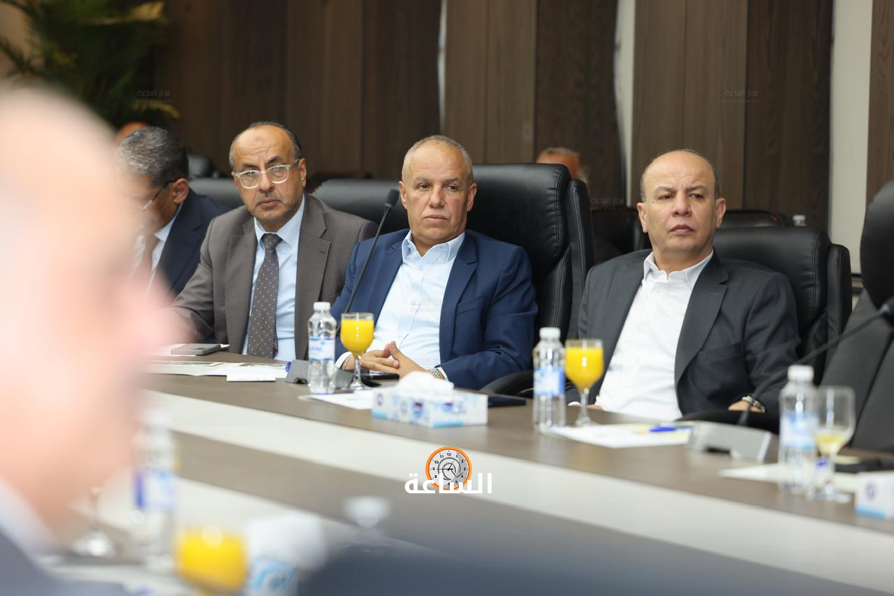 Madar Al-Saa Images 0.7676141511887908