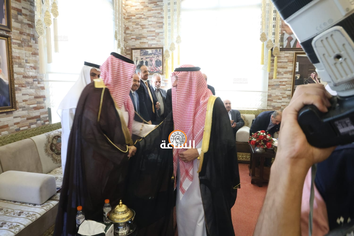 Madar Al-Saa Images 0.41898409108536694