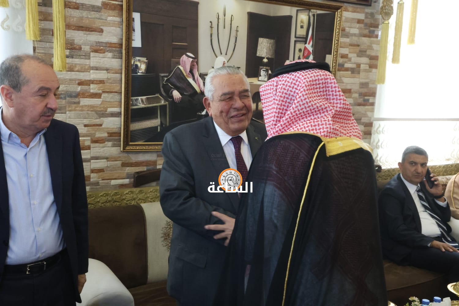 Madar Al-Saa Images 0.8315683745823604