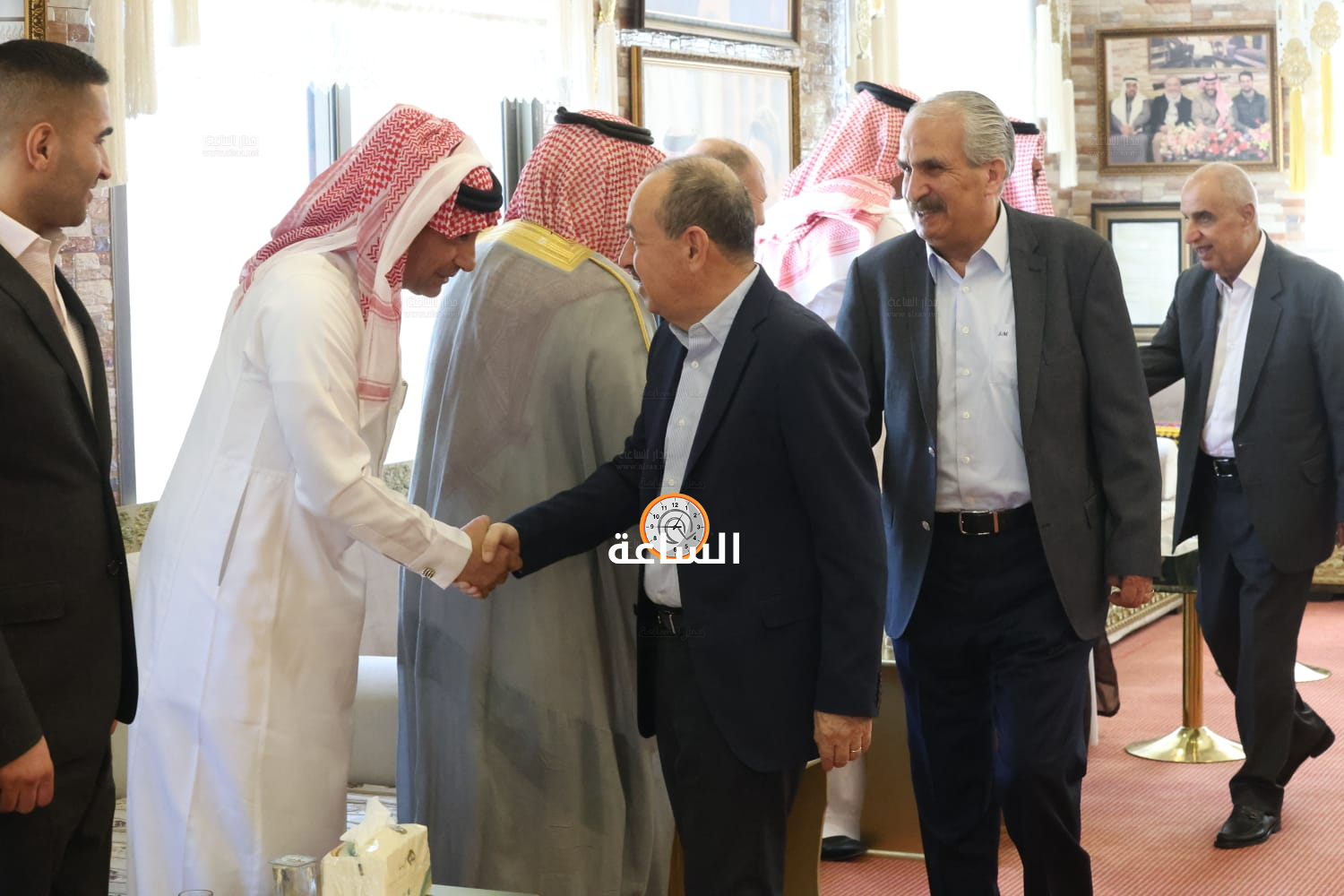 Madar Al-Saa Images 0.18122499383844048