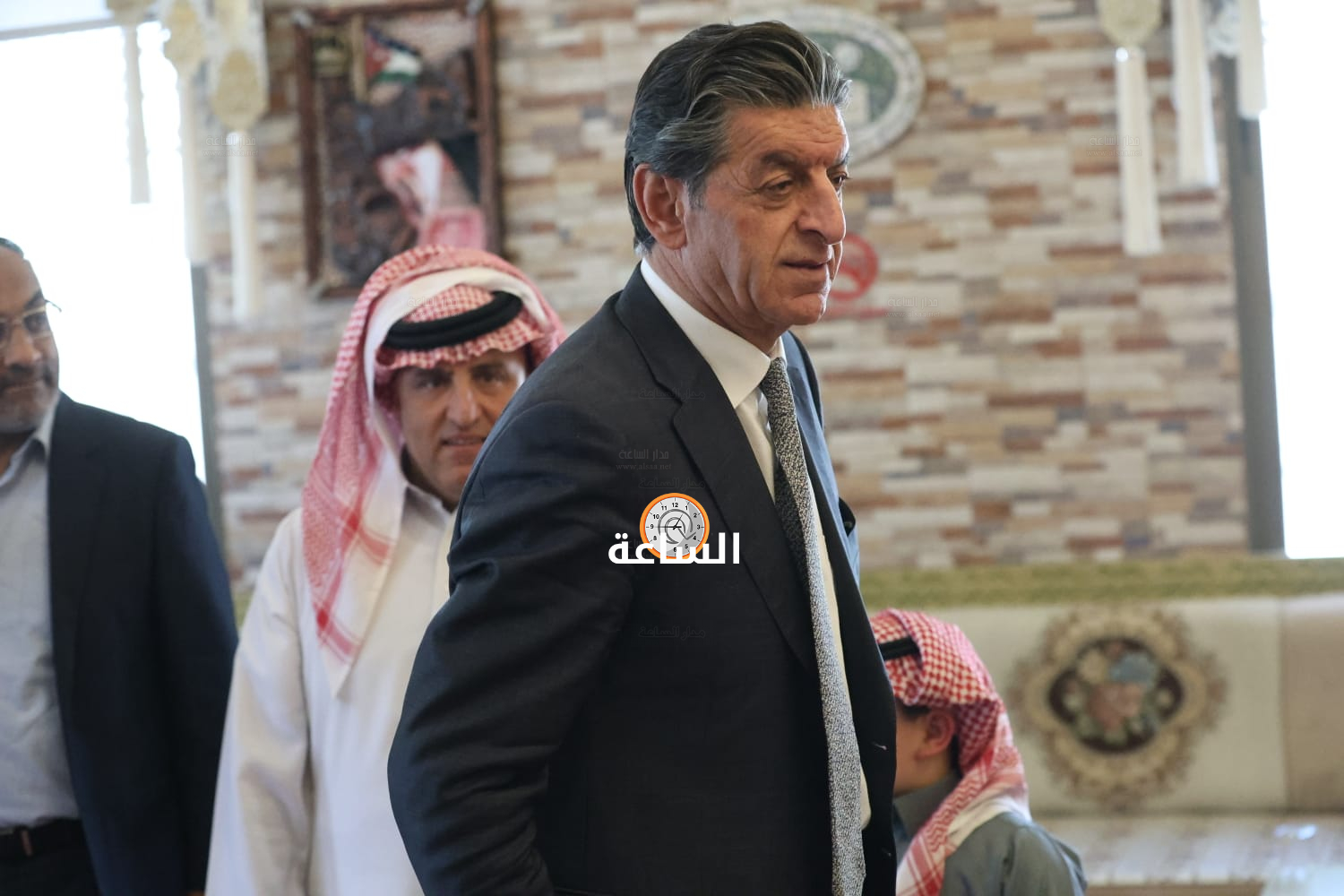 Madar Al-Saa Images 0.49124534870053327