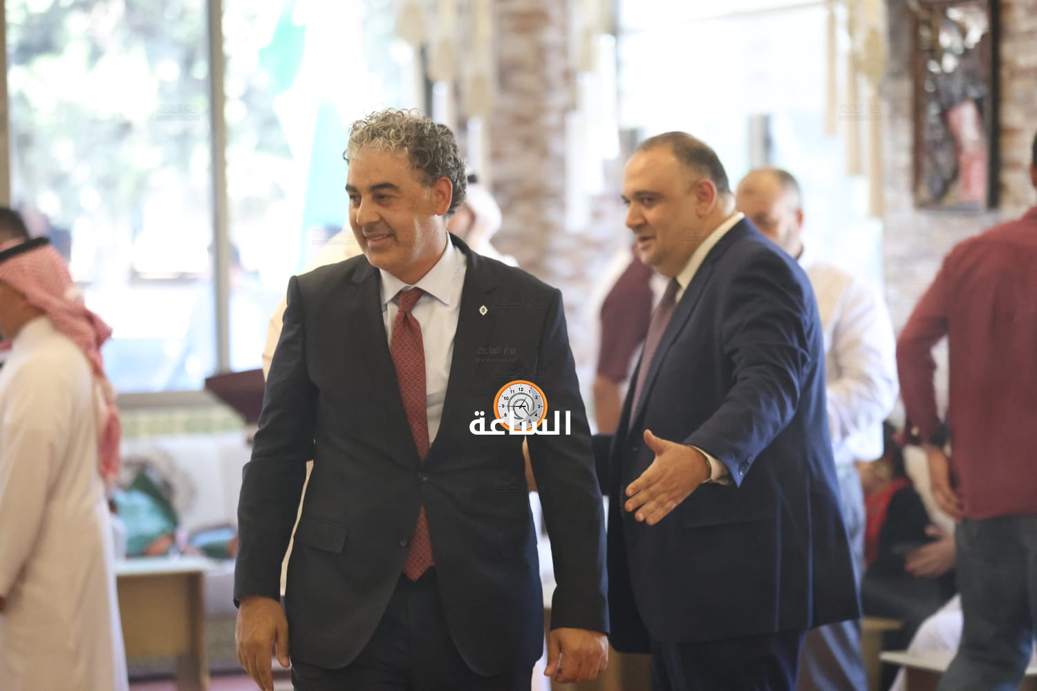 Madar Al-Saa Images 0.5772898284402143