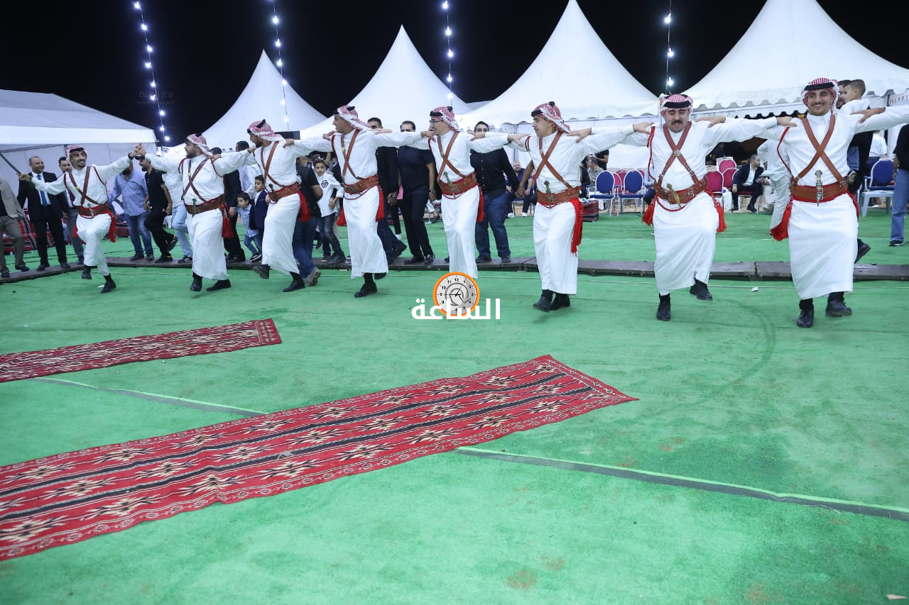 Madar Al-Saa Images 0.4339213502130198