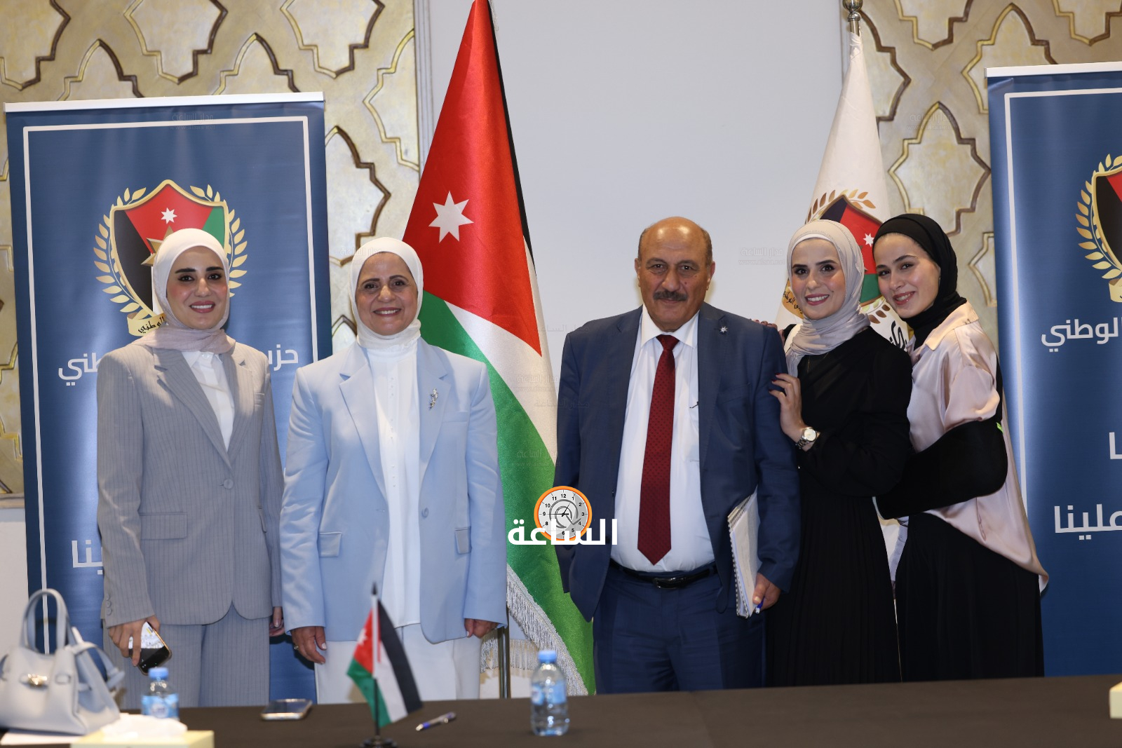 Madar Al-Saa Images 0.1638817833828985