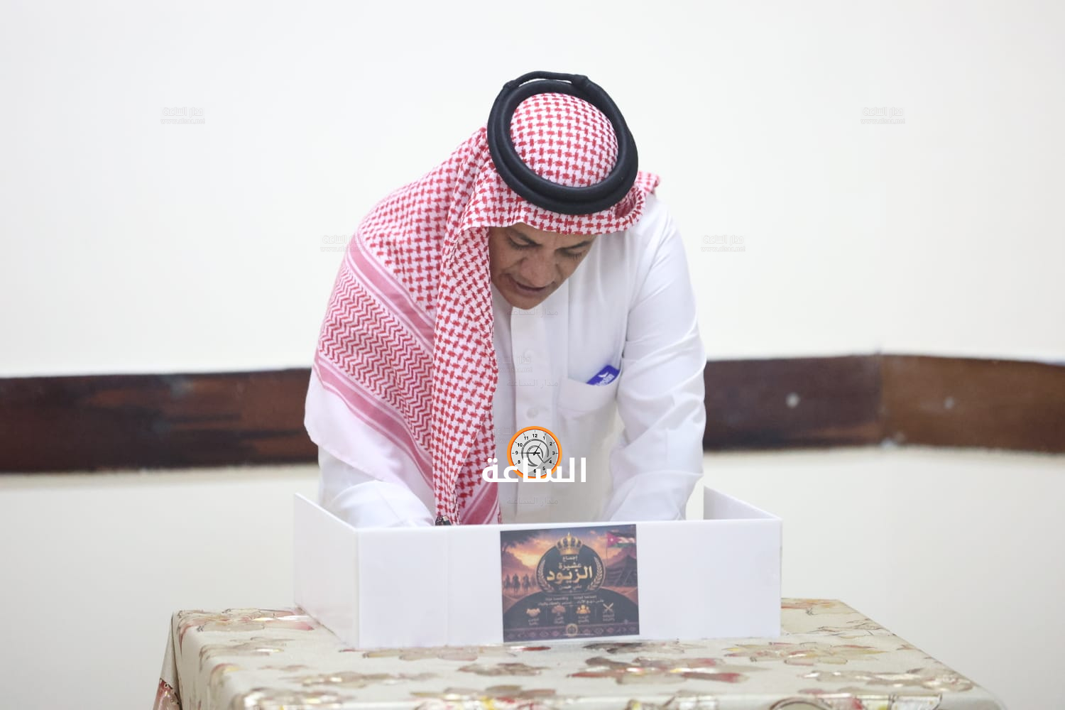 Madar Al-Saa Images 0.7498726640024904