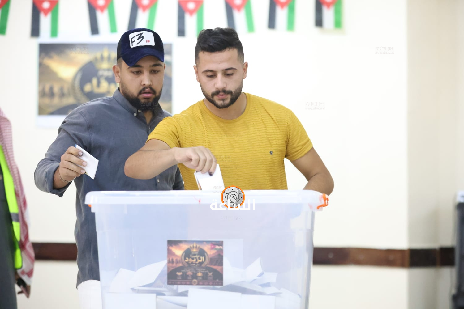 Madar Al-Saa Images 0.6616415796825493