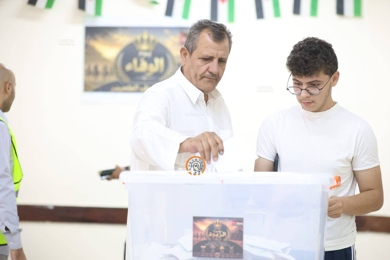 Madar Al-Saa Images 0.36557359169483084