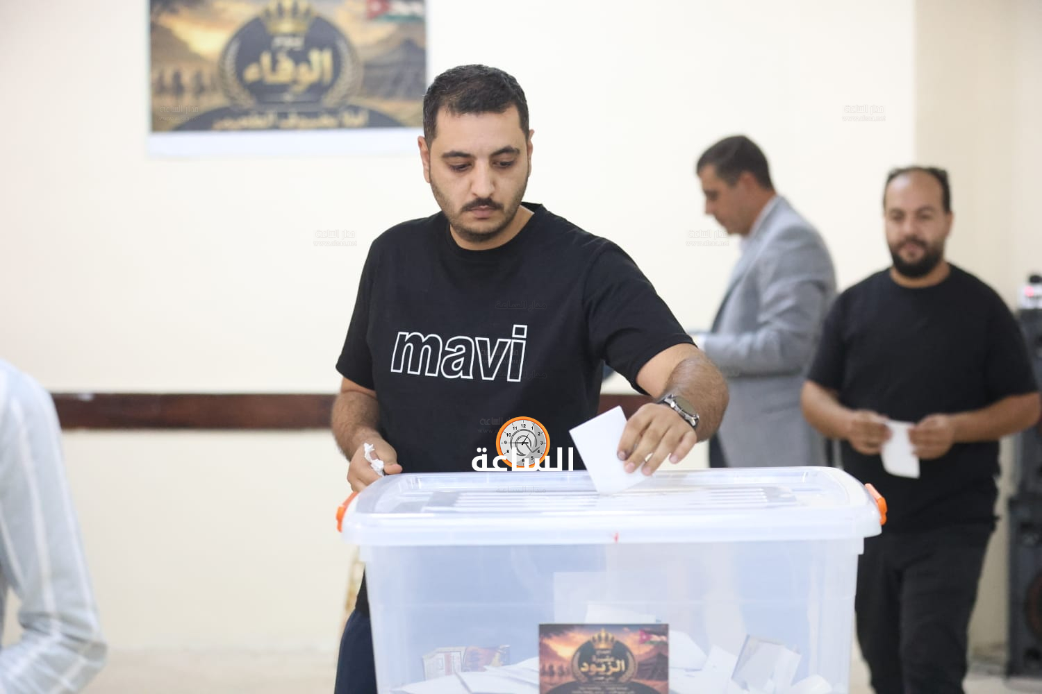 Madar Al-Saa Images 0.4840954808214215