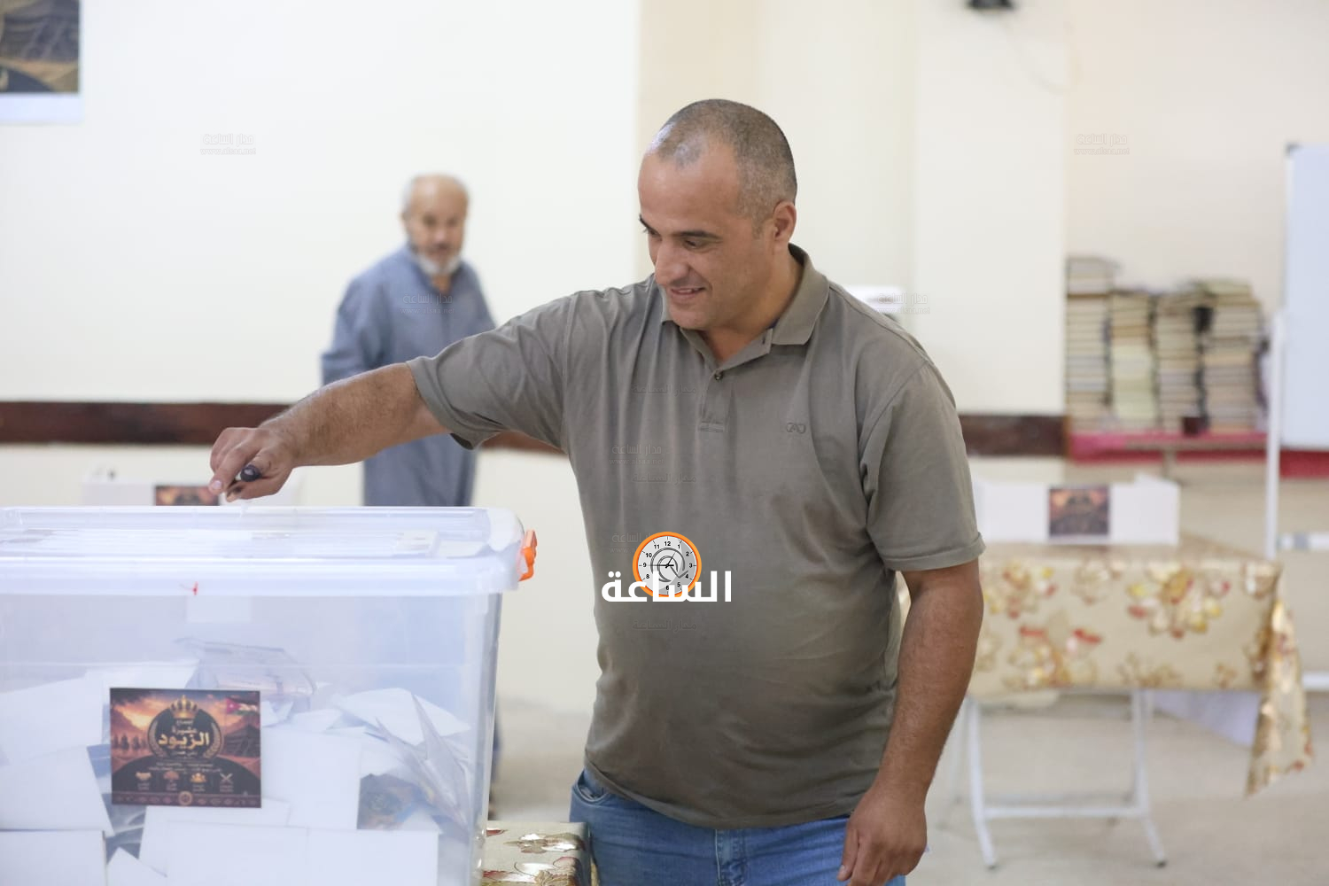 Madar Al-Saa Images 0.12799437375339484