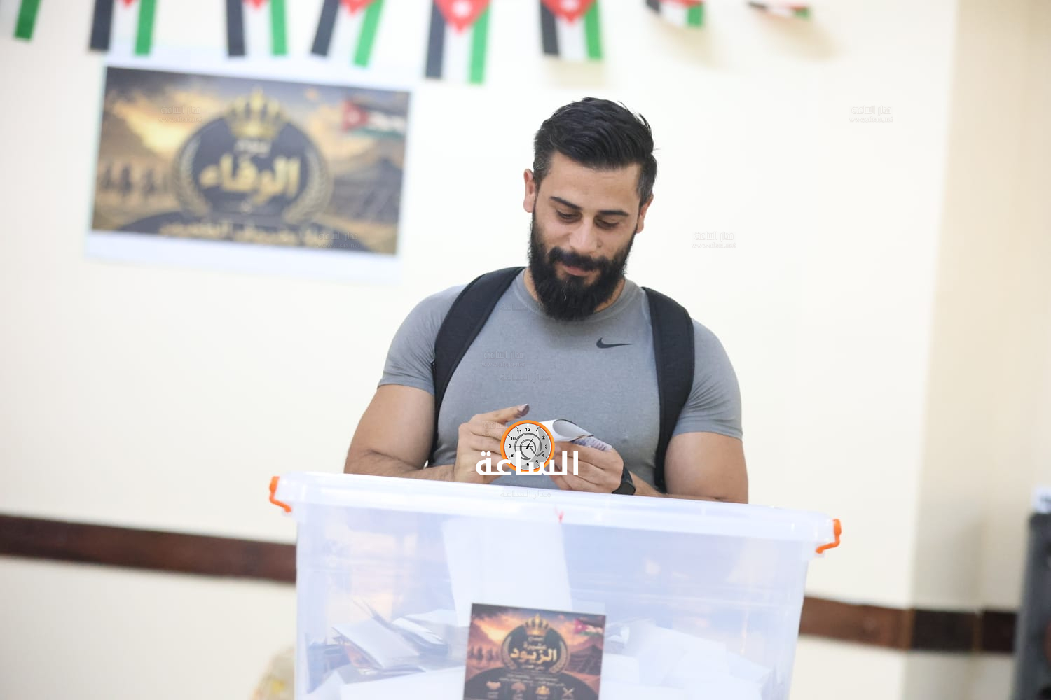 Madar Al-Saa Images 0.13042183607177282