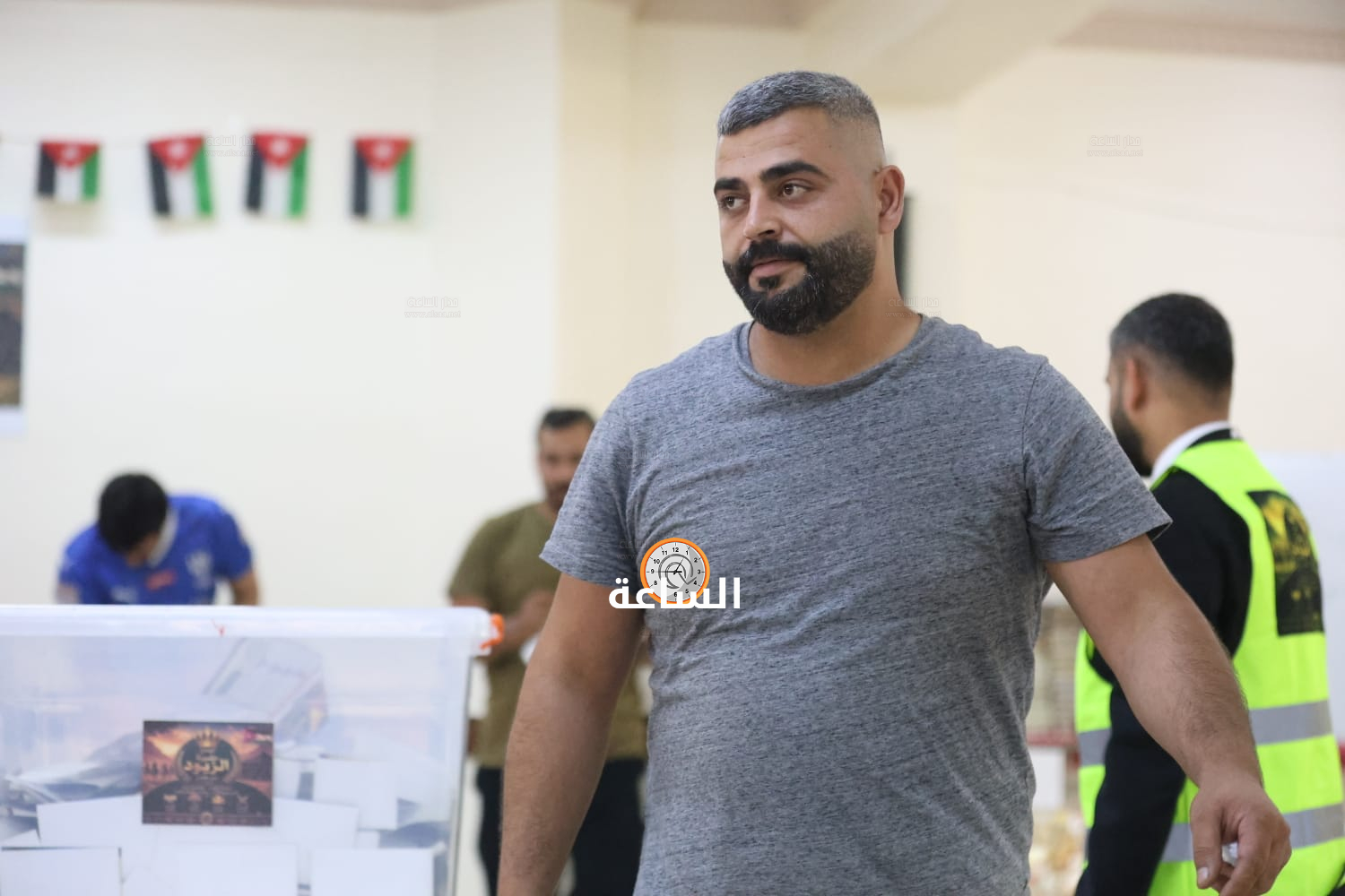 Madar Al-Saa Images 0.4164480257509088