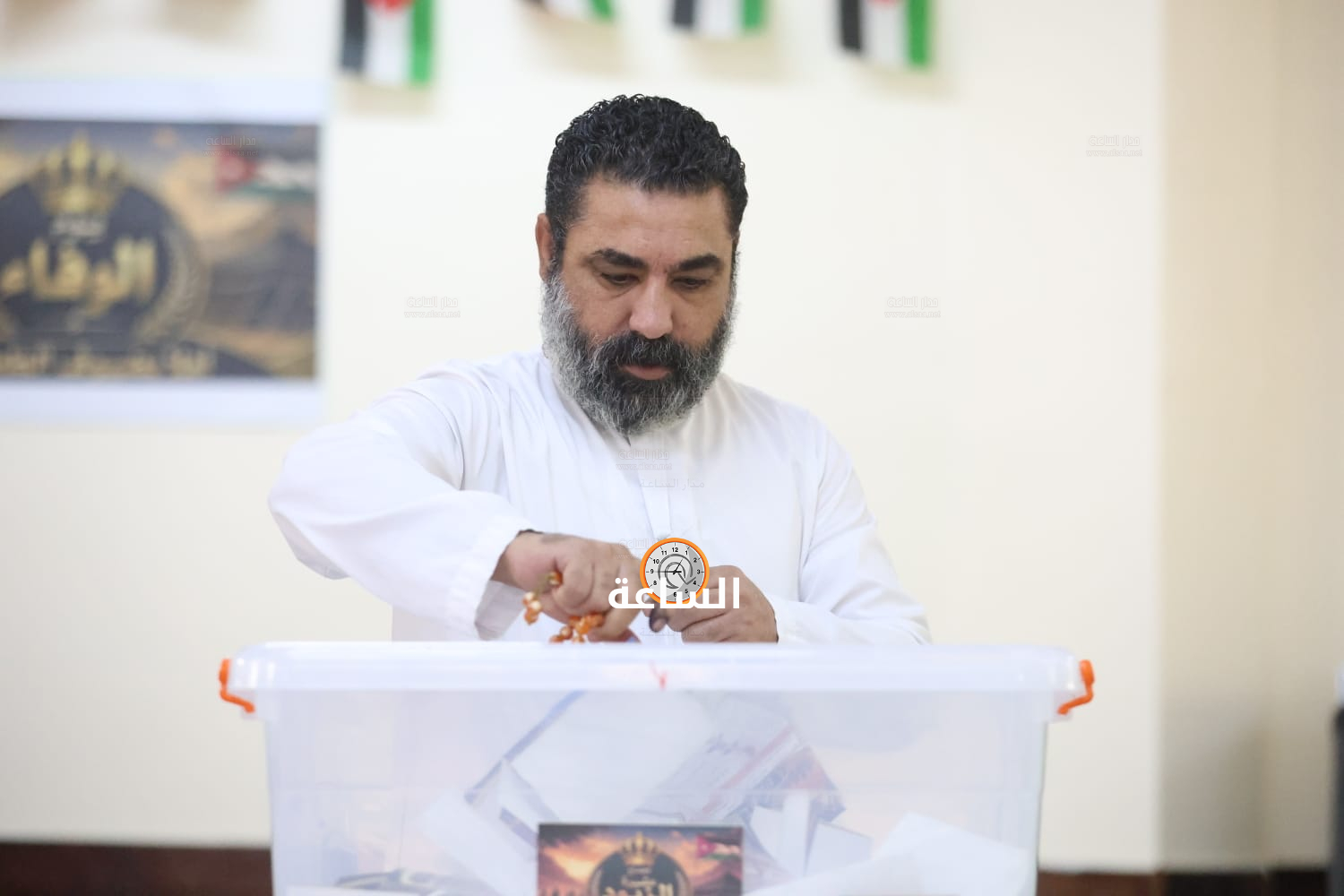 Madar Al-Saa Images 0.8907780543718845