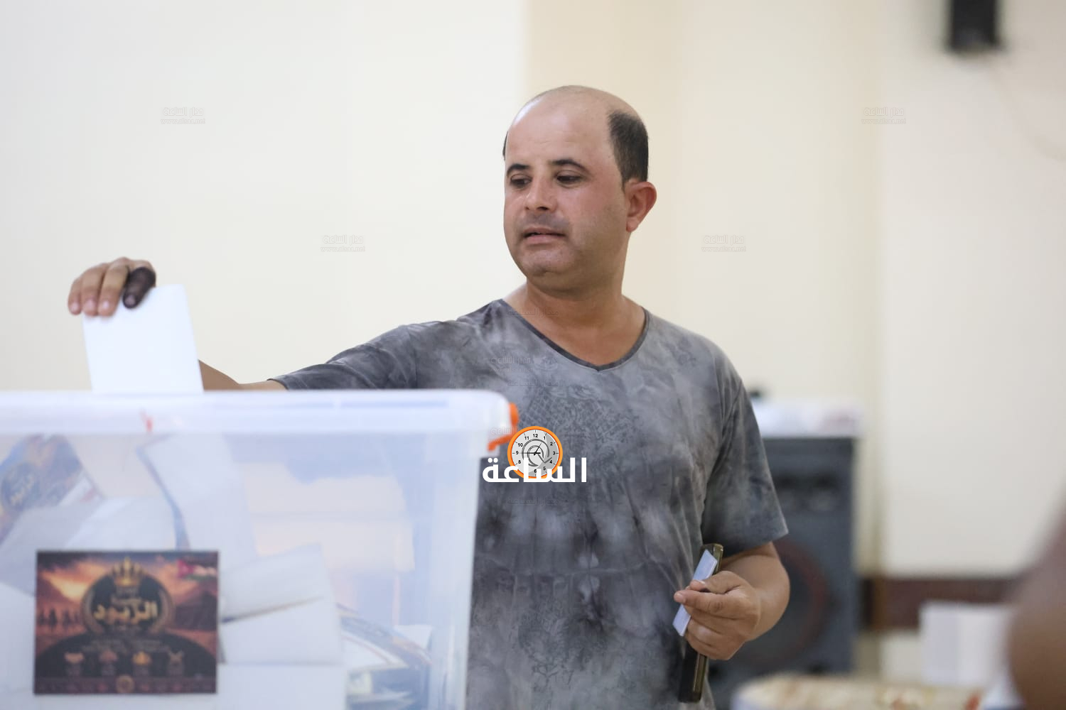 Madar Al-Saa Images 0.3812656341687556