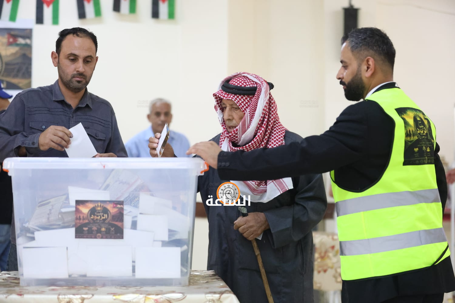Madar Al-Saa Images 0.1358962991888143